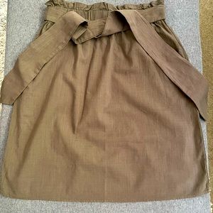 High wasted knee length skirt